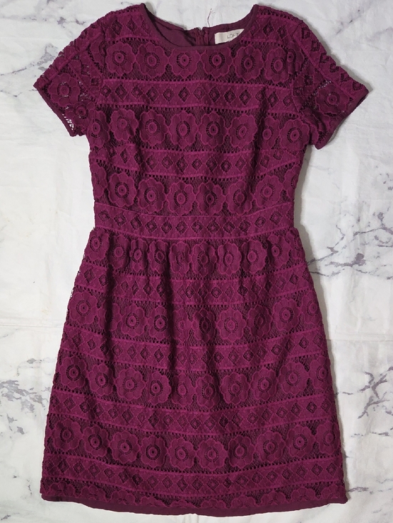 LOFT Dresses & Skirts - Loft Maroon Floral Lace Short-Sleeve Sheath Dress